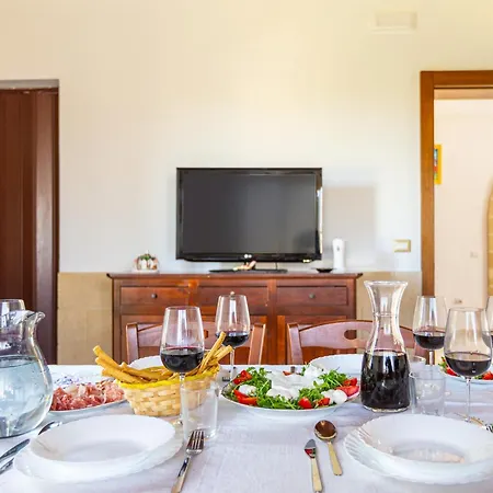 Lina Con Piscina Privata Apartament *