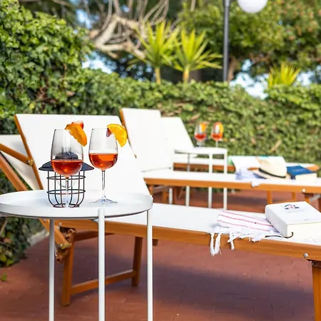 Apartament Lina Con Piscina Privata *